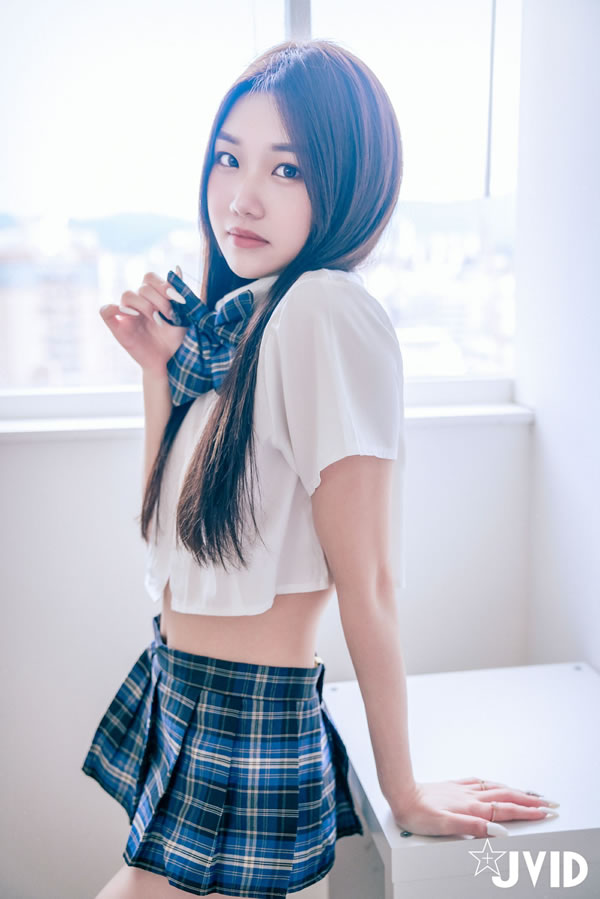 周末补课日教室里的白衣JK美少女优伊3