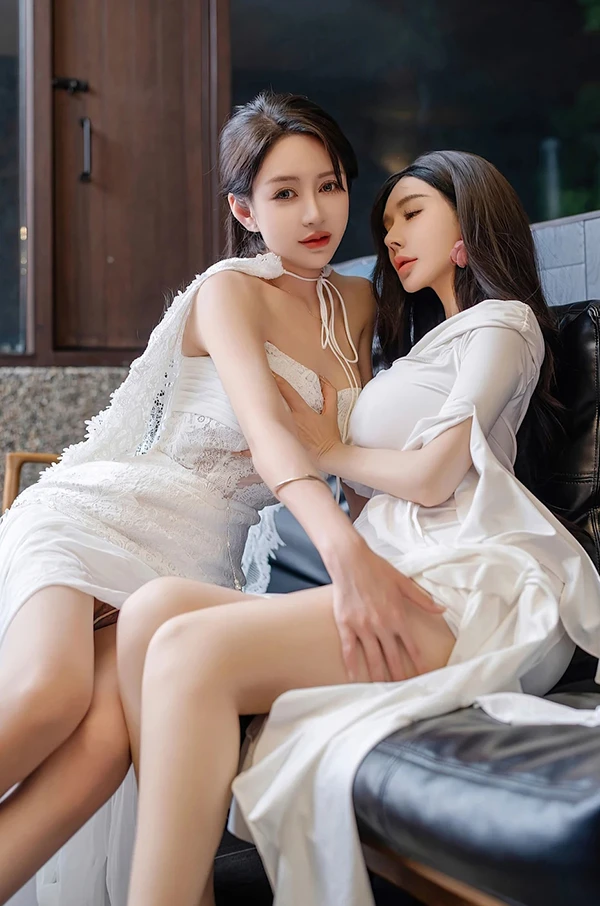 秀人女神林幼一潘思沁双峰对决男主好不快活